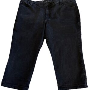 JENNIFER LOPEZ Washed Black Denim Capri Jeans Women’s Plus Size 24W  48x23